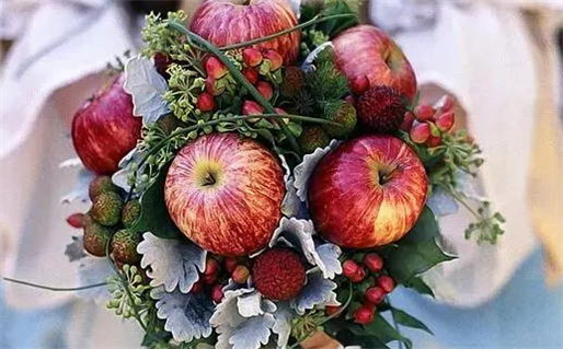 一路向西探寻人生意义与人性的复杂交织